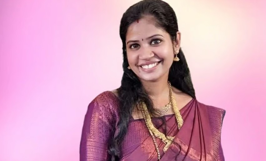 ഓണാഘോഷത്തിന് പോകുമ്പോള്‍ അജ്ഞാത വാഹനം ഇടിച്ച് അധ്യാപികയ്ക്ക് ദാരുണാന്ത്യം; അപകടത്തില്‍ ആന്‍സിയുടെ കൈ വേര്‍പെട്ടു