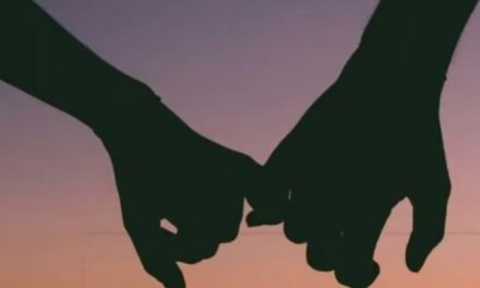 ആദ്യം എത്തിയത്  ബെംഗളൂരുവിൽ തുടർന്ന് കൊല്ലൂരിലേക്കുള്ള യാത്രയ്ക്കിടെ യുവതി ഫോണില്‍ ബന്ധുവിന് വാട്‌സാപ്പ് മെസേജ് അയച്ചത് കേസിൽ നിർണായകമായി ; രണ്ട് മക്കളുമായി 17കാരനൊപ്പം ഒളിച്ചോടിയ 27 കാരി പിടിയിലായത് ഇങ്ങനെ; അറസ്റ്റിൽ