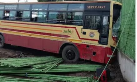 ചേർത്തലയിൽ KSRTC സ്വിഫ്റ്റ് ബസ്  അടിപ്പാതയിലേക്ക് ഇടിച്ചുകയറി; 28 പേർക്ക് പരുക്ക് : ഡ്രൈവറേയും കണ്ടക്ടറേയും പുറത്തെടുത്തത് ബസ് വെട്ടിപ്പൊളിച്ച്