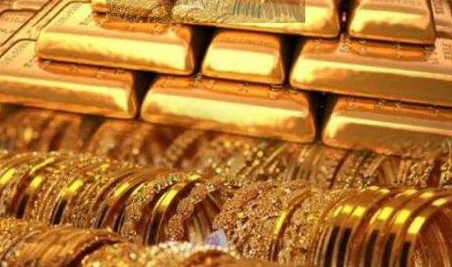 എന്റെ പൊന്നേ നീ ഇത് എങ്ങോട്ടാ പോകുന്നെ…! ചരിത്രം കുറിച്ച് സ്വർണ്ണവില ; പവൻ 82,000 ഭേദിച്ചു