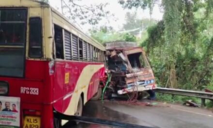 തിരുവനന്തപുരത്ത് കെഎസ്ആർടിസി ബസ്സും ലോറിയും കൂട്ടിയിടിച്ചു; ഡ്രൈവർമാരെ പുറത്തെടുത്തത് വാഹനം വെട്ടിപ്പൊളിച്ച്, നിരവധി പേർക്ക് പരിക്ക് : ചിലരുടെ നില ഗുരുതരം