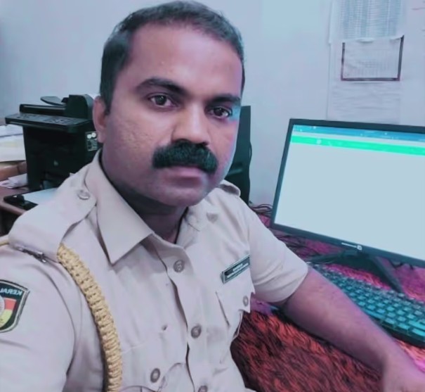 മയക്കുമരുന്ന് പരിശോധനയ്ക്ക് പോകുന്നതിനിടെ അപകടം: കാറും ലോറിയും കൂട്ടിയിടിച്ച് പൊലീസുകാരൻ മരിച്ചു, ഒരാൾക്ക് പരിക്ക്