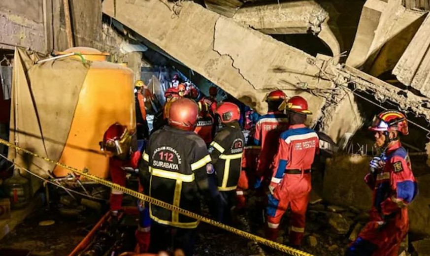 ഇന്തോനേഷ്യയിൽ മദ്രസ കെട്ടിടം തകർന്ന് വീണു : കെട്ടിടാവശിഷ്ടത്തിനടിയിൽ കുടുങ്ങി 65 പേർ, രക്ഷാ പ്രവർത്തനം പുരോഗമിക്കുന്നു