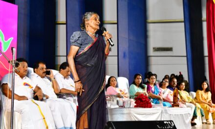 കോട്ടയത്ത് സ്ത്രീപക്ഷ നവകേരളം പരിപാടിയിൽ ജീവിതം പറഞ്ഞ് ദയാബായി;കയ്യടിച്ച് സദസ്