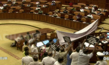 നിയമസഭയില്‍ ശരണം വിളിച്ചു പ്രതിപക്ഷം, ദേവസ്വം മന്ത്രിയും പ്രസിഡന്റും രാജിവയ്ക്കണം