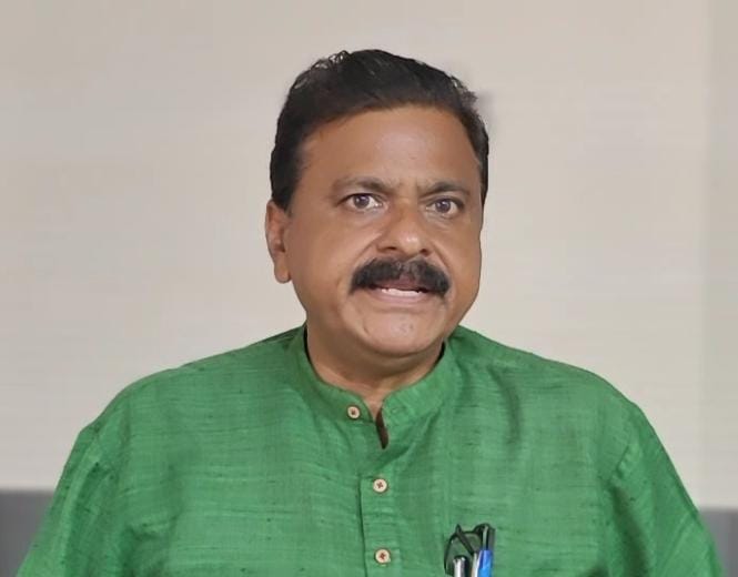 ശബരിമല സ്വർണ്ണക്കൊള്ള: രാഷ്ട്രീയത്തിലെ മുരാരി ബാബുമാർ ഇനിയും വിലസുമോ.വാസ്തവം പറഞ്ഞ് രാജു ആനിക്കാട്