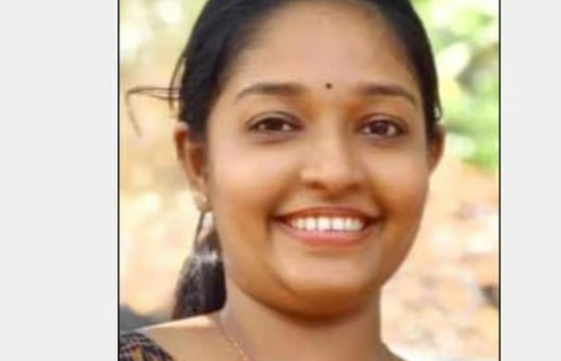 ബൈക്ക് നിയന്ത്രണം വിട്ടു മറിഞ്ഞ് യുവതി മരിച്ചു