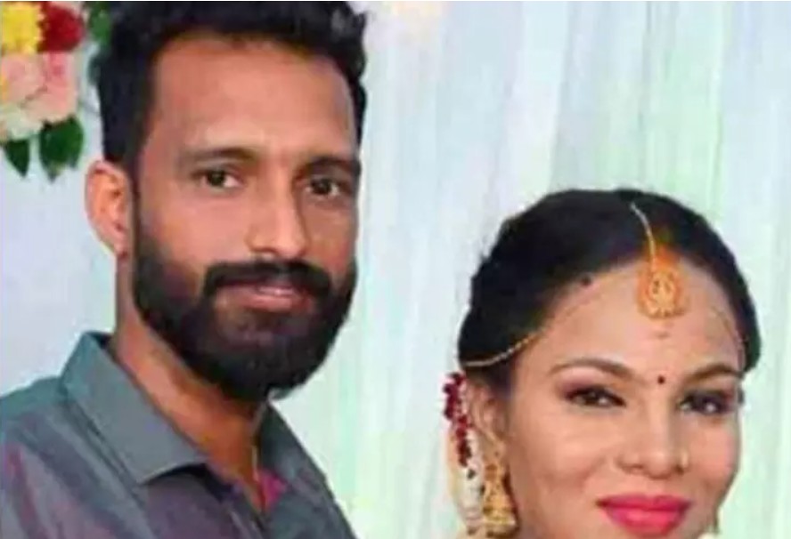 ‘ഞങ്ങൾക്ക് ഒരിടംവരെ പോകാനുണ്ട്’: സഹോദരിയുടെ വീട്ടിലെത്തി മകനെ ഏൽപിച്ചു; മഞ്ചേശ്വരത്ത് അധ്യാപികയും ഭര്‍ത്താവും വിഷം കഴിച്ച് ജീവനൊടുക്കി