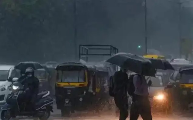 സംസ്ഥാനത്ത് കനത്ത മഴയ്ക്ക് സാധ്യത; 12 ജില്ലകളിൽ ഇന്ന് യെലോ അലർട്ട് : ജാ​ഗ്രത പാലിക്കണം