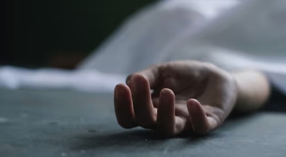 രോഗിയായ ഭാര്യയെ കഴുത്തു ഞെരിച്ച് കൊന്നു; ശേഷം ആശുപത്രി കെട്ടിടത്തിൽനിന്ന് ചാടിയ ഭർത്താവും മരിച്ചു; സാമ്പത്തികപ്രതിസന്ധിയെന്ന് സൂചന