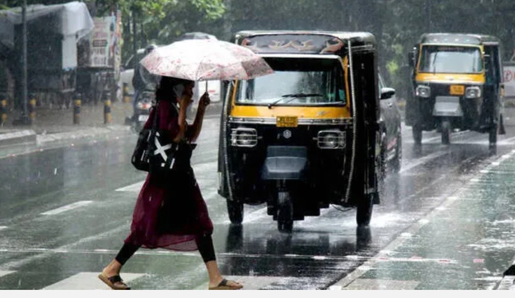 സംസ്ഥാനത്ത് അതിശക്തമായ മഴയില്‍ കനത്ത നാശനഷ്ടം, ഇന്നും നാളെയും ശക്തമായ മഴയ്ക്ക് സാധ്യത, ജാഗ്രതാനിര്‍ദ്ദേശം