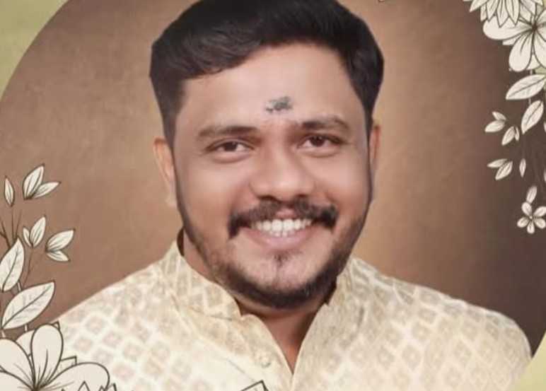 കാർ പിന്നോട്ടെടുത്തപ്പോൾ നിയന്ത്രണം വിട്ടു  അപകടം : കാറിനും ഭിത്തിക്കുമിടയിൽപ്പെട്ട് ജീവനക്കാരന് ദാരുണാന്ത്യം