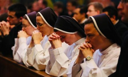 സെന്റ് റീത്താസ് സ്‌കൂളിലെ ഹിജാബ് വിവാദം: മന്ത്രി ശിവന്‍ കുട്ടിക്കും ഹൈബി ഈഡന്‍ എംപിക്കുമെതിരെ കുറിപ്പുമായി വോയ്‌സ് ഓഫ് നണ്‍സ്