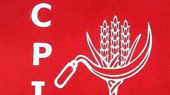 സിപിഐയില്‍ കോണ്‍ഗ്രസ് അനുഭാവികള്‍ക്ക് മുന്‍തൂക്കം, കേരളത്തിലെ വല്യേട്ടനു കീഴടങ്ങേണ്ടെന്ന് ദേശീയ നേതൃത്വവും
