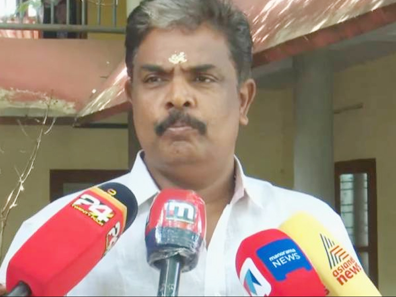 ചെന്നൈയിൽ താമസിക്കുന്ന പ്രമുഖ നടി മുരാരി ബാബുവിന്റെ ക്ലാസ്മേറ്റ്