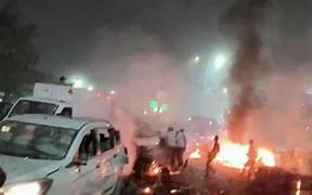 നടുങ്ങി ഡല്‍ഹി, ചെങ്കോട്ടയ്ക്ക് സമീപം കാര്‍ ബോംബ് സ്‌ഫോടനത്തില്‍ എട്ടു മരണം