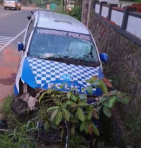 പാലായിൽ ഹൈവേ പൊലീസ് വാഹനം നിയന്ത്രണം വിട്ട് സൈഡിലേക്ക് ഇടിച്ചുകയറി : 3 പൊലീസുകാർക്ക് പരിക്ക്