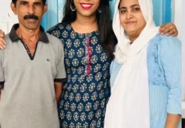 ‘കുടുംബക്കാർ വല്ലാതെ പരിഹസിച്ചു, നജീബ് എന്നാണ് ഞാൻ വിളിക്കുന്നത്, തനിക്ക് അഭിമാനമാണ് മകൾ.. എന്റെ കുട്ടി ഒരിക്കലും ഒറ്റപ്പെടരുത്, മക്കൾ ഇത്ര നല്ലതായി വരുമെന്ന് ഞാൻ കരുതിയില്ല’ : നാദിറയുടെ ബാപ്പ