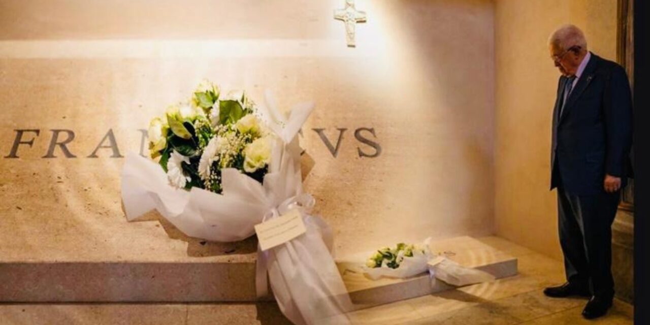 ഫ്രാൻസിസ് പാപ്പയുടെ കല്ലറയ്ക്കരികില്‍ പ്രാർത്ഥനാപൂർവം പാലസ്തീൻ പ്രസിഡന്‍റ്