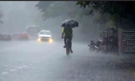 ന്യൂനമർദ്ദം : അടുത്ത മൂന്ന്‌ മണിക്കൂർ ഇടിമിന്നലോട് കൂടിയ മഴയ്ക്കും ശക്തമായ കാറ്റിനും സാധ്യത; ഓറഞ്ച് അലർട്ട് പ്രഖ്യാപിച്ചു