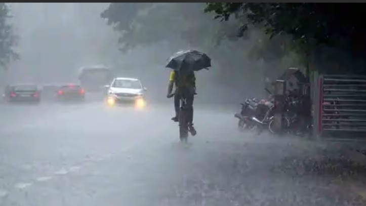 ന്യൂനമർദ്ദം : അടുത്ത മൂന്ന്‌ മണിക്കൂർ ഇടിമിന്നലോട് കൂടിയ മഴയ്ക്കും ശക്തമായ കാറ്റിനും സാധ്യത; ഓറഞ്ച് അലർട്ട് പ്രഖ്യാപിച്ചു