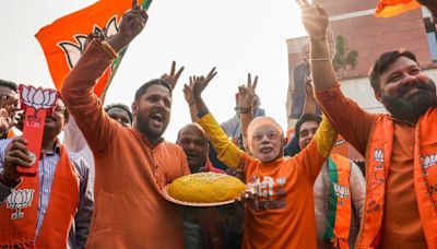 ബിജെപിയുടെ അടുത്ത ലക്ഷ്യം ബംഗാള്‍. തമിഴ്‌നാട്ടിലും കേരളത്തിലും പ്രതീക്ഷ, കൂപ്പുകൂത്തിയെങ്കിലും ബീഹാറിലെ കോണ്‍ഗ്രസ് പതനം ആഘോഷിച്ച് ഇടതു സൈബറിടങ്ങള്‍