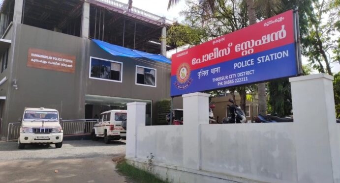 പാര്‍ട്ടി സെക്രട്ടറിയെയും മര്‍ദിച്ച് ഇടിയന്‍ പോലീസ്