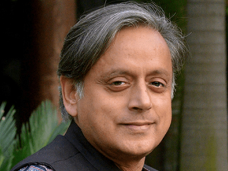 മോദി സ്തുതിയുമായി ശശി തരൂര്‍ വീണ്ടും, മോദി സര്‍ക്കാരിന്റെ വികസന പദ്ധതികളില്‍ മതവിവേചനം കണ്ടിട്ടില്ല