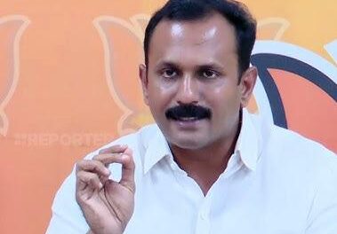 കരോൾ മാന്യമല്ലേൽ   അടി കിട്ടും:  കരോൾ കുട്ടികളെ ബിജെ.പി പ്രവർത്തകൻ  ആക്രമിച്ചതിനെ ന്യായീകരിച്ച് ഷോൺ ജോർജ്