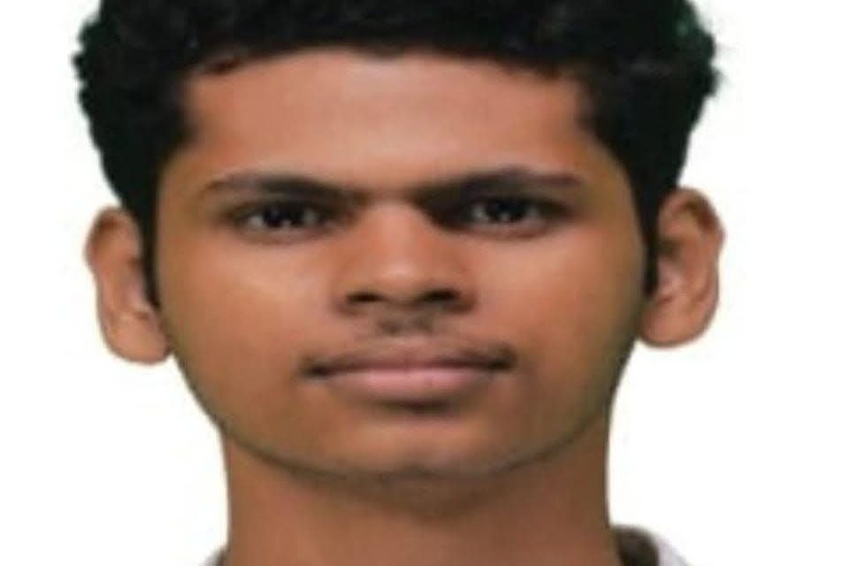 ശബരിമല തീർത്ഥാടകരുടെ വാഹനം ഇടിച്ച് സ്കൂട്ടറിൽ സഞ്ചരിച്ച വിദ്യാർത്ഥി മരിച്ചു