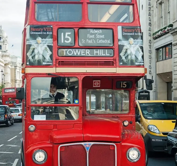 ബസ് യാത്രയ്ക്കിടെ ലണ്ടനില്‍ മൂന്നു മലയാളി നഴ്‌സുമാരെ ബ്രട്ടീഷ് വനിത ആക്രമിച്ചു, ചവിട്ടി വംശീയ ആക്രമണമെന്നുസൂചന