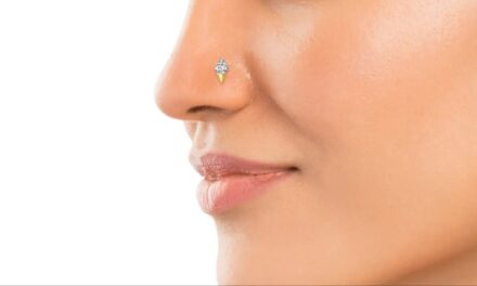 മൂക്കുത്തി  ഉപയോഗിക്കുന്നവരാണോ നിങ്ങൾ ?  ഇങ്ങനെയൊരു അപകടം ഒളിഞ്ഞിരിപ്പുണ്ട് : രണ്ടു വർഷം മുൻപ് നഷ്ടപ്പെട്ട മൂക്കുത്തികൾ കണ്ടെത്തിയത് ശ്വാസകോശത്തിൽ! രണ്ടാഴ്ച, മൂന്ന് കേസുകൾ മൂക്കൂത്തിയുടെ ചങ്കിരി