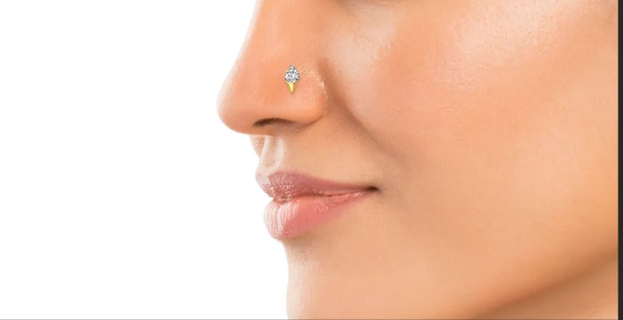 മൂക്കുത്തി  ഉപയോഗിക്കുന്നവരാണോ നിങ്ങൾ ?  ഇങ്ങനെയൊരു അപകടം ഒളിഞ്ഞിരിപ്പുണ്ട് : രണ്ടു വർഷം മുൻപ് നഷ്ടപ്പെട്ട മൂക്കുത്തികൾ കണ്ടെത്തിയത് ശ്വാസകോശത്തിൽ! രണ്ടാഴ്ച, മൂന്ന് കേസുകൾ മൂക്കൂത്തിയുടെ ചങ്കിരി