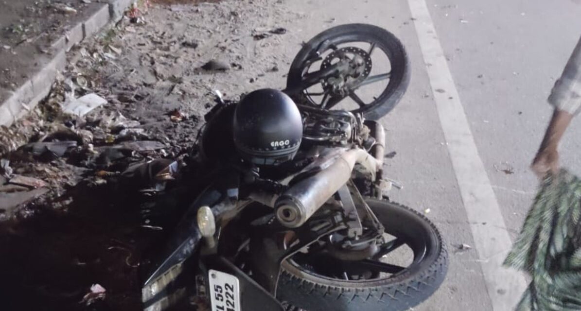 കോഴിക്കോട് ബീച്ച് റോഡില്‍ ബൈക്കുകള്‍ കൂട്ടിയിടിച്ച് രണ്ട് യുവാക്കള്‍ മരിച്ചു