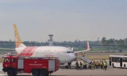 നെടുമ്പാശേരിയിൽ അടിയന്തര ലാൻഡിങ്; വിമാനത്തിന്റെ ടയറുകൾ പൊട്ടി, യാത്രക്കാർ സുരക്ഷിതർ