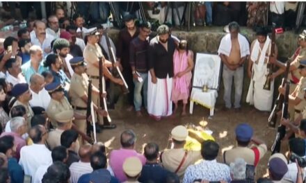 “എന്നും എല്ലാവര്‍ക്കും നന്മകള്‍ മാത്രം നേരുന്നു’;  നെഞ്ചോട് ചേർന്നു പേനയും പേപ്പറും; ശ്രീനിവാസന് വിട നല്‍കി സിനിമാ സാംസ്കാരിക ലോകം; സംസ്കാര ചടങ്ങുകൾ ഒദ്യോഗിക ബഹുമതികളോടെ പൂർത്തിയായി