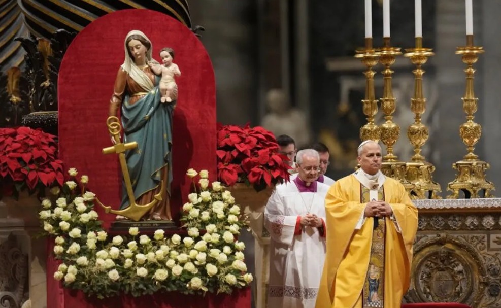 “അപരിചിതരോടും ദരിദ്രരോടും ദയ കാണിക്കാൻ ആഹ്വാനം ചെയ്ത് മാർപാപ്പ” : തിരുപ്പിറവിയുടെ ഓർമ്മയിൽ ക്രിസ്മസിനെ വരവേറ്റ് ലോകം : ബേത്‍ലഹേമിൽ ആഘോഷം 2 വർഷത്തിന് ശേഷം