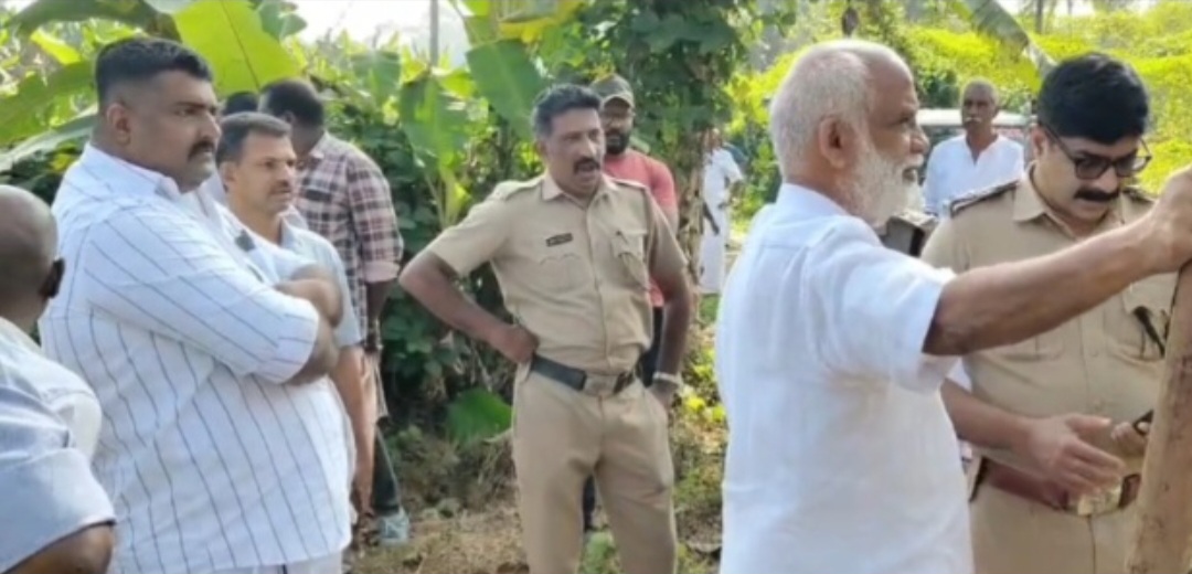 കോട്ടയം പൈകയിൽ വ്യാപാരി  കുളത്തിൽ മരിച്ച നിലയിൽ