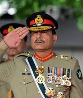 അസീം മുനീർ പാക് സൈന്യത്തിന്‍റെ പരമാധികാരി ആകും മുമ്പേ പ്രധാനമന്ത്രി ഷെഹ്ബാസ് രാജൃം വിട്ടു.