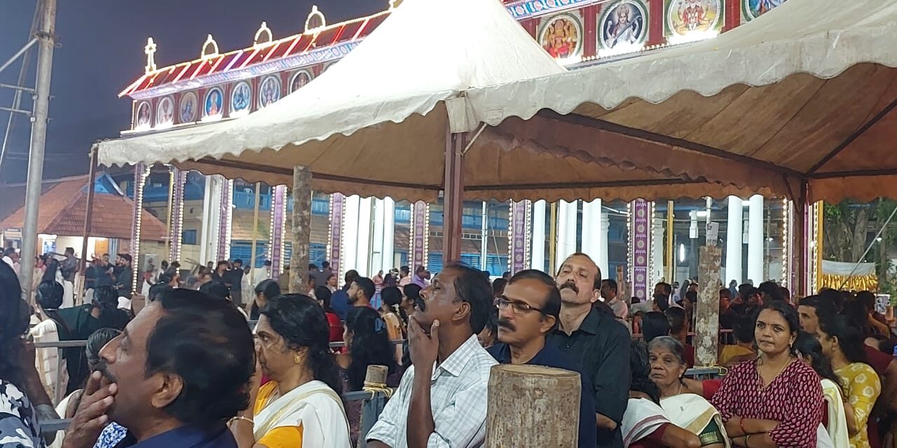 അഷ്ടമി പുണ്യത്തില്‍ വൈക്കം