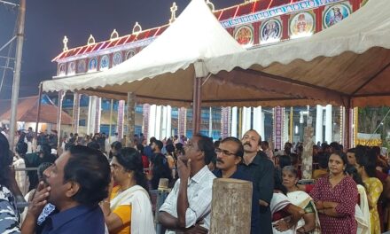 അഷ്ടമി പുണ്യത്തില്‍ വൈക്കം