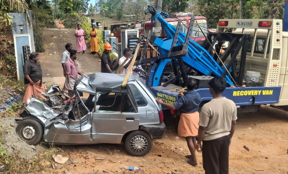 എം സി റോഡിൽ കുറവിലങ്ങാട് അപകടം, മൂന്നുപേർ മരിച്ചു
