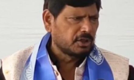 പിണറായി വിജയനെ എന്‍ഡിഎയിലേക്ക് സ്വാഗതം ചെയ്ത് കേന്ദ്രമന്ത്രി രാംദാസ് അത്താവലെ. കേന്ദ്രമന്ത്രിക്ക് കേരള രാഷ്ട്രീയമറിയില്ലെന്ന് എം വി ഗോവിന്ദൻ