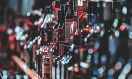 മദ്യത്തിന് പേരിടൽ മത്സരം: മത്സരവും പുതിയ മദ്യബ്രാൻ്റും റദ്ദാക്കണമെന്നാവശ്യപ്പെട്ട് മുഖ്യമന്ത്രിയ്ക്ക് പരാതി