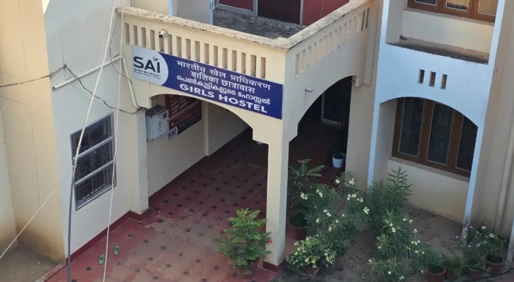 കൊല്ലത്ത് രണ്ട് കായിക വിദ്യാർത്ഥിനികള്‍ തൂങ്ങിമരിച്ച നിലയില്‍