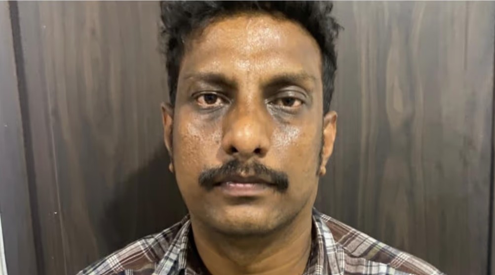 ”നമ്മുക്ക് ഒരുമിച്ചു ജീവിക്കാൻ കഴിയില്ല…  ഒരുമിച്ച് ആത്മഹത്യ ചെയ്യാം…” ഒരുമിച്ച് ആത്മഹത്യ ചെയ്യാൻ പെൺസുഹൃത്തിനെ വിളിച്ചുവരുത്തി, കസേര തട്ടിമാറ്റി കൊലപ്പെടുത്തി; എല്ലാം കണ്ടു കൊണ്ട്  സിസിടിവി, കാമുകൻ അറസ്റ്റിൽ