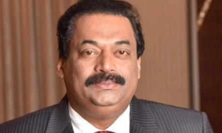 സി ജെ റോയ്‌എഴുതിയ ഒൻപത് പേജുള്ള ആത്മഹത്യാ കുറിപ്പ് കുടുംബാംഗങ്ങൾക്ക് ലഭിച്ചതായി സൂചന