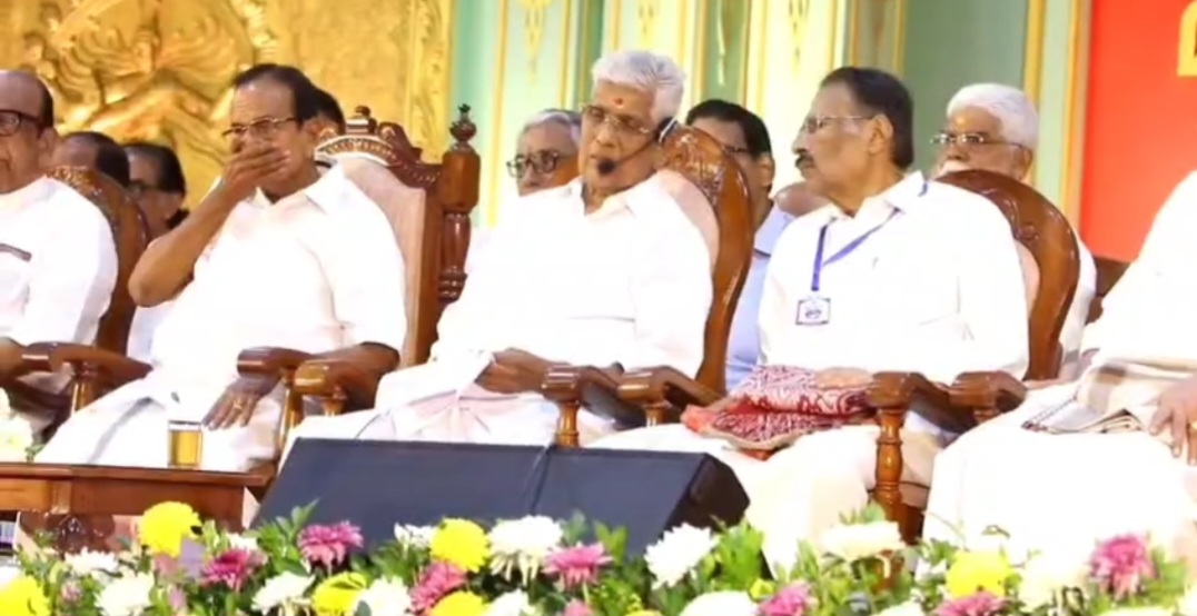 മന്നം ജയന്തി വേദിയിലേക്ക് കോൺഗ്രസ് ബിജെപി നേതാക്കളുടെ കുത്തൊഴുക്ക് , അസാന്നിധ്യത്തിൽ ശ്രദ്ധേയമായി മന്ത്രി വി എൻ വാസവൻ, പ്രതിപക്ഷ നേതാവ് വി ഡി സതീശൻ