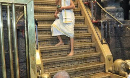 ശബരിമല ക്ഷേത്രത്തിലെ മണ്ഡല മകരവിളക്ക് മഹോത്സവത്തിന് സമാപനം കുറിച്ച് നട അടച്ചു