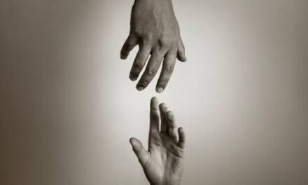 കോട്ടയം നഗരത്തിൽ ഹോട്ടല്‍ മുറിയില്‍ യുവാവിനെയും യുവതിയെയും മരിച്ച നിലയില്‍ കണ്ടെത്തി.